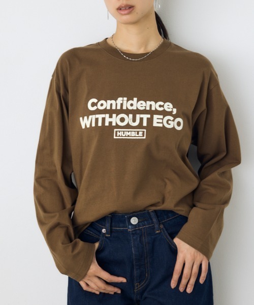 AZUL by moussy(アズールバイマウジー)の「【身長/骨格別着用画像あり】ロゴプリントロンT 長袖 秋服 インナーとして◎ Tシャツ ロゴT プリントT 春服(Tシャツ/カットソー・レディース・ライトブラック/オフホワイト/ブラウン・FREE)」の1枚目の写真