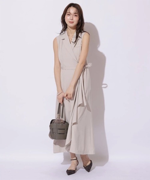Mystrada(マイストラーダ)の「ラッフルジレワンピ(ワンピース・レディース・ブラウン/グレイッシュベージュ・38/36)」の2枚目の写真