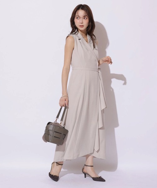 Mystrada(マイストラーダ)の「ラッフルジレワンピ(ワンピース・レディース・ブラウン/グレイッシュベージュ・38/36)」の17枚目の写真