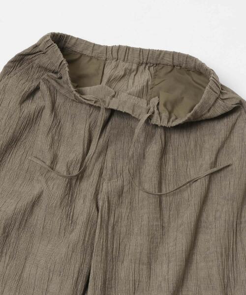 URBAN RESEARCH(アーバンリサーチ)の「CRINKLE WIDE EASY PANTS(その他パンツ・メンズ・モカ/ブラック・MEDIUM/LARGE)」の7枚目の写真