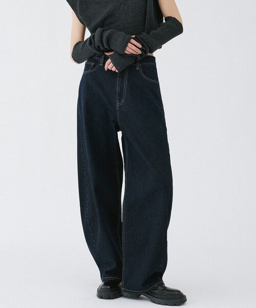 UNFORM（アンフォーム）の「【2026AW Debut】【UNFORM】コクーンデニムパンツ（デニムパンツ・レディース・インディゴブルー・MEDIUM/SMALL）」の2枚目の写真