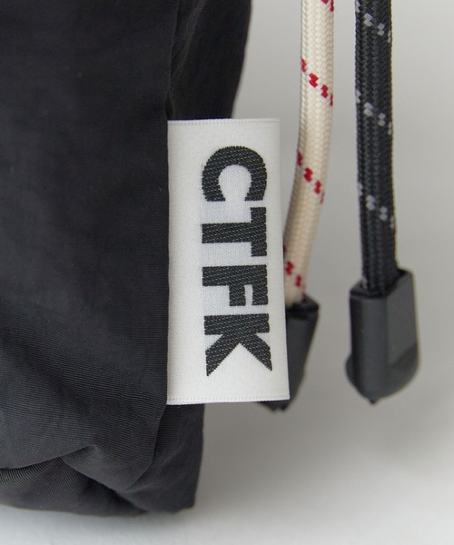 CONTROL FREAK / CTFK(コントロールフリーク)の「CONTROL FREAK / CTFK/コントロールフリーク/シーティーエフケー 撥水ナイロンハンディショルダーバッグ ポーチ 雨の日 ワンカラー フェス アウトドア レディース ユニセックス 秋 秋服 2026年秋冬(ショルダーバッグ・レディース・ブラック/グレー/オリーブ/サンドグレー・FREE)」の20枚目の写真