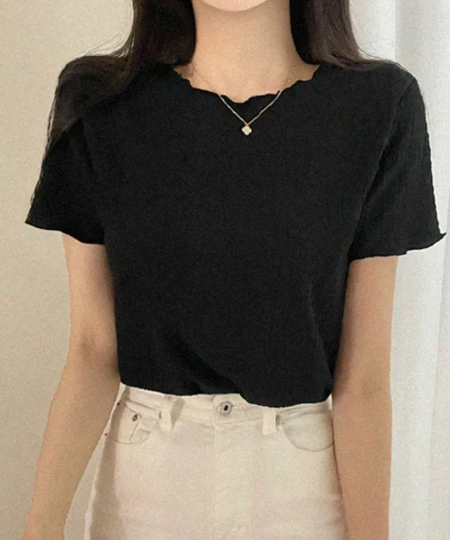 VIVID LADY（ビビッドレディー）の「エンボス メロウ 半袖トップス（Tシャツ/カットソー・レディース・ブラック/ホワイト・FREE）」の5枚目の写真