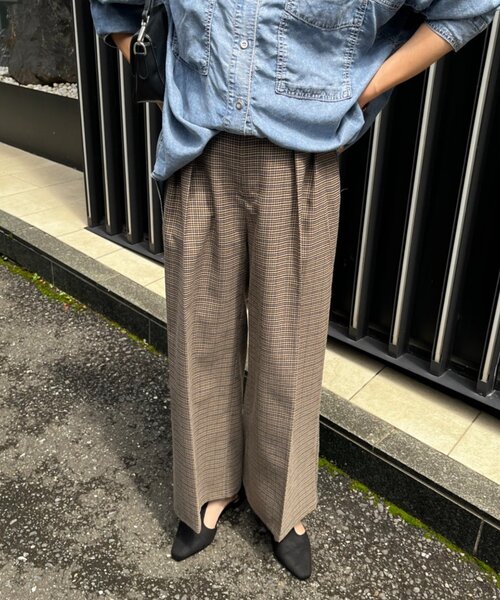 Remind me and forever(リマインドミーアンドフォーエバー)の「【SETUP対応】美シルエット大人ラメチェックタックパンツ(スラックス・レディース・ブラウン/ベージュ・FREE)」の3枚目の写真