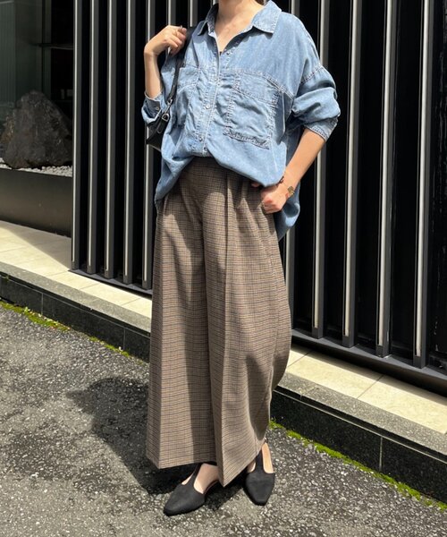 Remind me and forever(リマインドミーアンドフォーエバー)の「【SETUP対応】美シルエット大人ラメチェックタックパンツ(スラックス・レディース・ブラウン/ベージュ・FREE)」の4枚目の写真