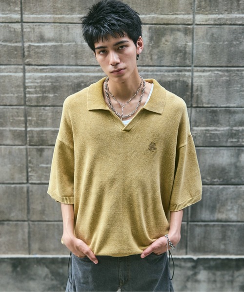 ILL'S(イルズ)の「ピグメント加工 ヴィンテージライク ワンポイント刺繍 スキッパーニット ユニセックス(ニット/セーター・メンズ・チャコールグレー/イエロー/ベージュ・L/M)」の3枚目の写真