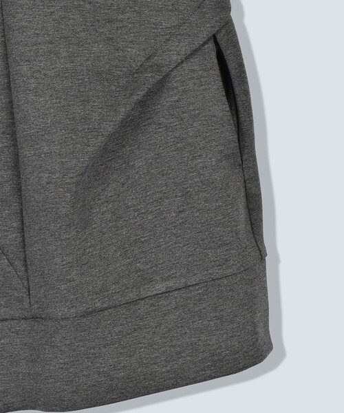 OMMO(オーエムエムオー)の「【OMMO(オーエムエムオー)】DOUBLE CURVE SLEEVE TOP/ダブルカーブスリーブトップス(Tシャツ/カットソー・レディース・ブラック/グレー・FREE)」の6枚目の写真