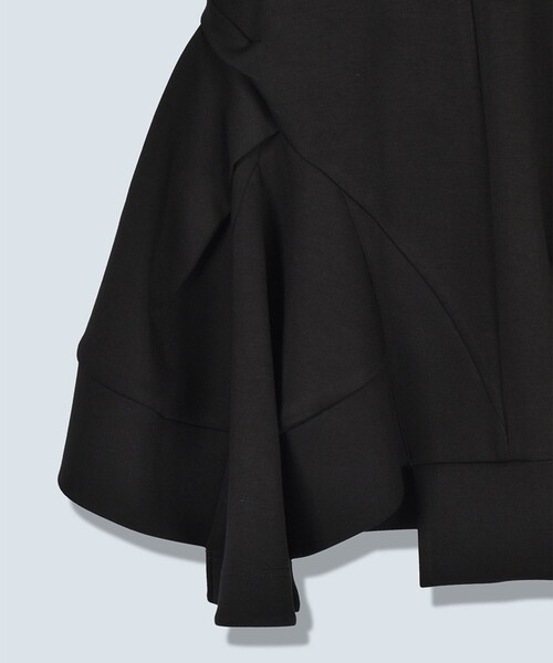 OMMO(オーエムエムオー)の「【OMMO(オーエムエムオー)】DOUBLE CURVE SLEEVE TOP/ダブルカーブスリーブトップス(Tシャツ/カットソー・レディース・ブラック/グレー・FREE)」の10枚目の写真