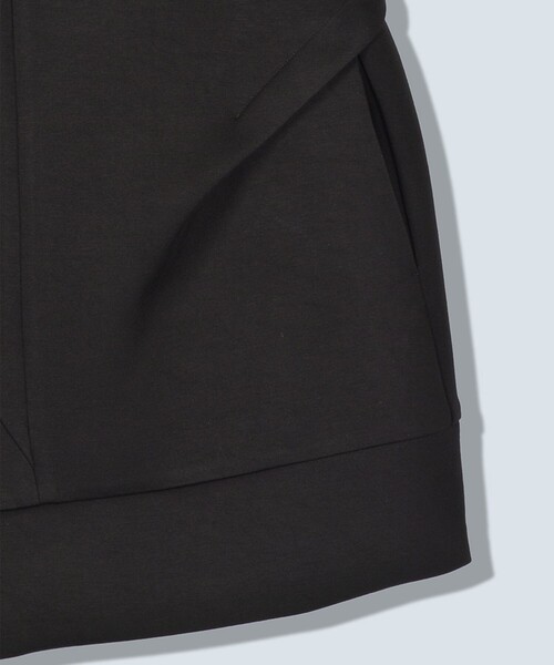OMMO(オーエムエムオー)の「【OMMO(オーエムエムオー)】DOUBLE CURVE SLEEVE TOP/ダブルカーブスリーブトップス(Tシャツ/カットソー・レディース・ブラック/グレー・FREE)」の3枚目の写真