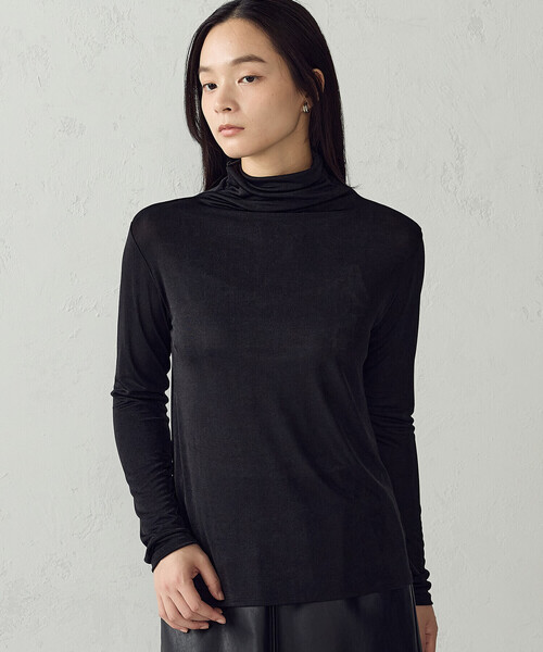COMME CA ISM(コムサイズム)の「ポリエステルシャーリング 2WAYハイネックカットソー(Tシャツ/カットソー・レディース・ブラック/グレー/アイボリー・L/M)」の2枚目の写真