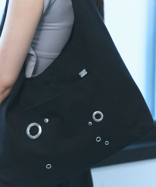 OART（オアート）の「Eyelet Hobo Bag [BLACK]（ショルダーバッグ・レディース・その他・FREE）」の4枚目の写真