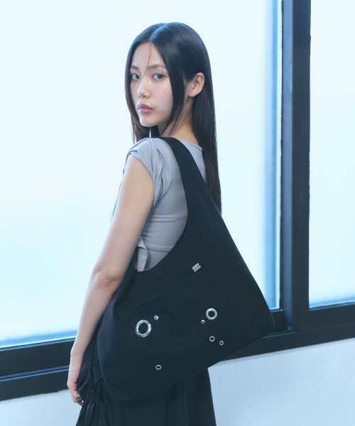 OART（オアート）の「Eyelet Hobo Bag [BLACK]（ショルダーバッグ・レディース・その他・FREE）」の5枚目の写真