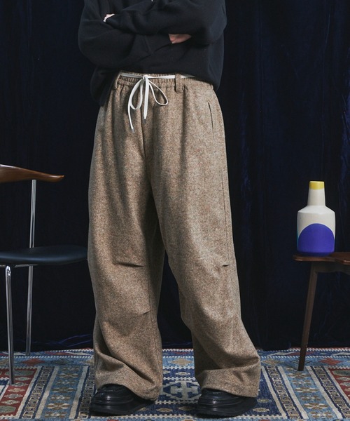 MAISON SPECIAL(メゾンスペシャル)の「《UNISEX》【Italian Dead Stock Fabric】プライムワイドリラックススノーパンツ/Prime-Wide Relaxed Snow Pants【MAISON SPECIAL/メゾンスペシャル】(その他パンツ・メンズ・グレイッシュベージュ/ホワイト/ブラック/アイボリー/ネイビー/レッド/パープル/グリーン/バーガンディー・0/1/2)」の4枚目の写真