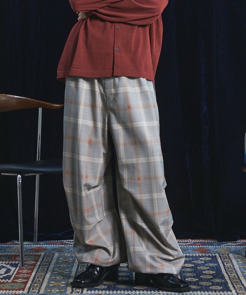 MAISON SPECIAL(メゾンスペシャル)の「《UNISEX》【Italian Dead Stock Fabric】プライムワイドリラックススノーパンツ/Prime-Wide Relaxed Snow Pants【MAISON SPECIAL/メゾンスペシャル】(その他パンツ・メンズ・グレイッシュベージュ/ホワイト/ブラック/アイボリー/ネイビー/レッド/パープル/グリーン/バーガンディー・0/1/2)」の2枚目の写真