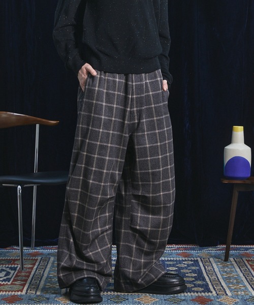 MAISON SPECIAL(メゾンスペシャル)の「《UNISEX》【Italian Dead Stock Fabric】プライムワイドリラックススノーパンツ/Prime-Wide Relaxed Snow Pants【MAISON SPECIAL/メゾンスペシャル】(その他パンツ・メンズ・グレイッシュベージュ/ホワイト/ブラック/アイボリー/ネイビー/レッド/パープル/グリーン/バーガンディー・0/1/2)」の3枚目の写真