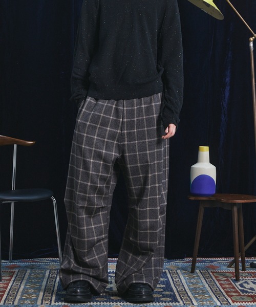 MAISON SPECIAL(メゾンスペシャル)の「《UNISEX》【Italian Dead Stock Fabric】プライムワイドリラックススノーパンツ/Prime-Wide Relaxed Snow Pants【MAISON SPECIAL/メゾンスペシャル】(その他パンツ・メンズ・グレイッシュベージュ/ホワイト/ブラック/アイボリー/ネイビー/レッド/パープル/グリーン/バーガンディー・0/1/2)」の12枚目の写真