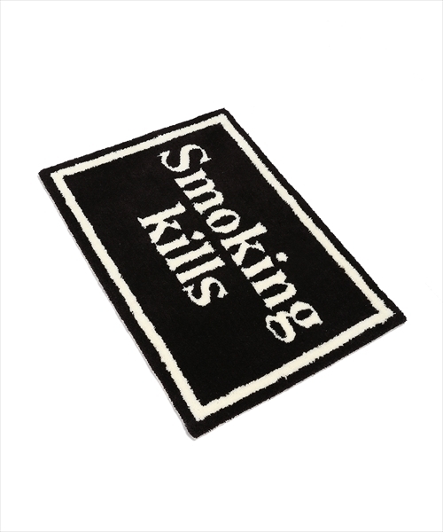 FR2 Smoking kills ラグ 約50cm x 70cm FR2（エフアールツー）の「”Smoking kills” Rug（ラグ/マット