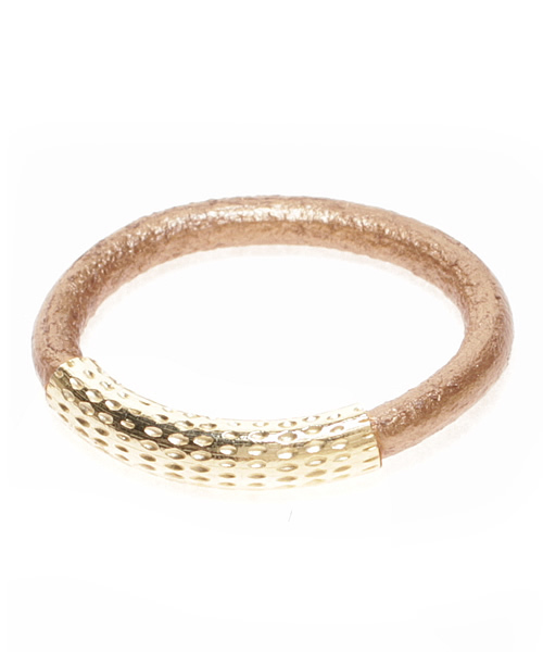 ROSE BUD（ローズバッド）の「(BY BOE)レザーリング（リング・レディース・ホワイト/ブラック/シルバー/ブロンズ/ターコイズブルー/ワイン/オレンジ/ライラック/レッド/グリーン/ブルー系その他/シルバー系その他・6/7/SMALL/5）」の8枚目の写真