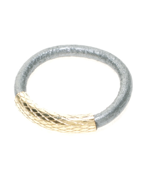 ROSE BUD（ローズバッド）の「(BY BOE)レザーリング（リング・レディース・ホワイト/ブラック/シルバー/ブロンズ/ターコイズブルー/ワイン/オレンジ/ライラック/レッド/グリーン/ブルー系その他/シルバー系その他・6/7/SMALL/5）」の7枚目の写真