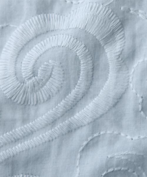 antiqua（アンティカ）の「シンプルデザインの刺繍シャツ（シャツ/ブラウス・レディース・ホワイト・M）」の7枚目の写真