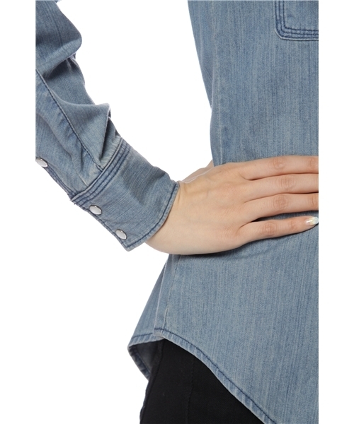 Ray BEAMS（レイビームス）の「Ray BEAMS / ステッチワーク デニムシャツ（シャツ/ブラウス・レディース・ブルー系その他・ONE SIZE）」の3枚目の写真