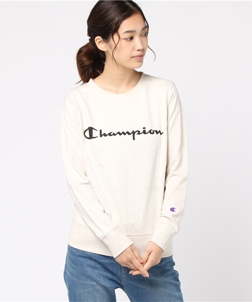Champion（チャンピオン）の「【Champion/チャンピオン】レディース クルーネックスウェットシャツ（スウェット・レディース・ネイビー/ホワイト/ブラック/グレー/レッド系その他7/キャメル/オートミール/ブルー系その他5/イエロー系その他7/グリーン系その他2/バーガンディー・LARGE/MEDIUM）」の5枚目の写真
