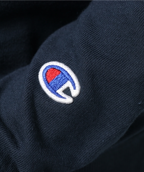 Champion（チャンピオン）の「【Champion/チャンピオン】レディース クルーネックスウェットシャツ（スウェット・レディース・ネイビー/ホワイト/ブラック/グレー/レッド系その他7/キャメル/オートミール/ブルー系その他5/イエロー系その他7/グリーン系その他2/バーガンディー・LARGE/MEDIUM）」の15枚目の写真