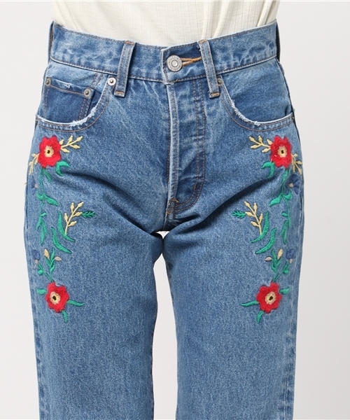 MOUSSY（マウジー）の「FLOWER STITCH DENIM（デニムパンツ）」 - WEAR