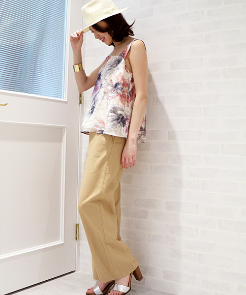 N.（N. Natural Beauty Basic）（エヌエヌナチュラルビューティーベーシック）の「ハードマンリネンぼかしフラワーキャミソール（キャミソール・レディース・ベージュ系その他/ピンク系その他・MEDIUM）」の4枚目の写真