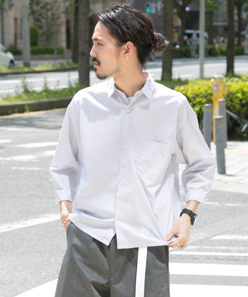 URBAN RESEARCH(アーバンリサーチ)の「UR ワイドボックスストライプシャツ(シャツ/ブラウス・メンズ・グレー系その他/ブルー系その他/ネイビー・MEDIUM/LARGE)」の1枚目の写真