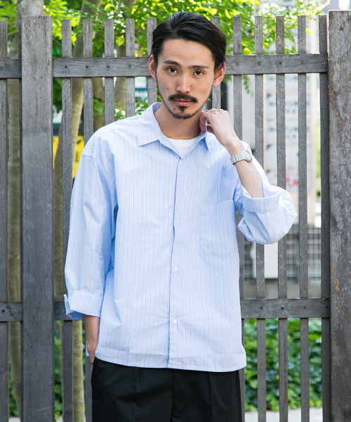 URBAN RESEARCH(アーバンリサーチ)の「UR ワイドボックスストライプシャツ(シャツ/ブラウス・メンズ・グレー系その他/ブルー系その他/ネイビー・MEDIUM/LARGE)」の3枚目の写真