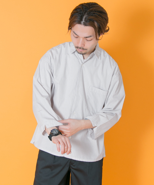 URBAN RESEARCH(アーバンリサーチ)の「UR ワイドボックスストライプシャツ(シャツ/ブラウス・メンズ・グレー系その他/ブルー系その他/ネイビー・MEDIUM/LARGE)」の21枚目の写真