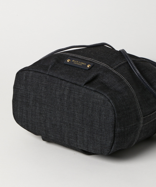 ブルーレーベル　クレストブリッジ    巾着　ショルダー　バッグ BLUE LABEL CRESTBRIDGE（ブルーレーベルクレストブリッジ）の「デニム