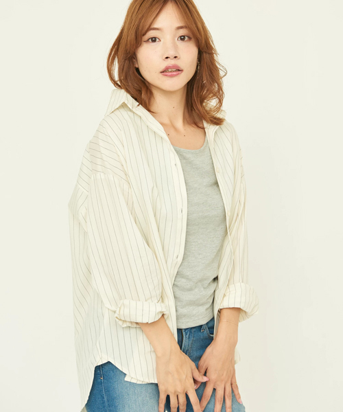 earth music&ecology（アースミュージックアンドエコロジー）の「【 SETアイテム 】SET2点 2wayカシュクールシャツ+タンクトップ（シャツ/ブラウス・レディース・ライトグレー/ネイビー/オフホワイト・FREE）」の2枚目の写真