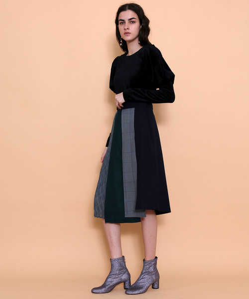 UNITED TOKYO(ユナイテッドトウキョウ)の「ラッセルベロアカットソー(Tシャツ/カットソー・レディース・ブラック/グリーン/レッド・1)」の13枚目の写真