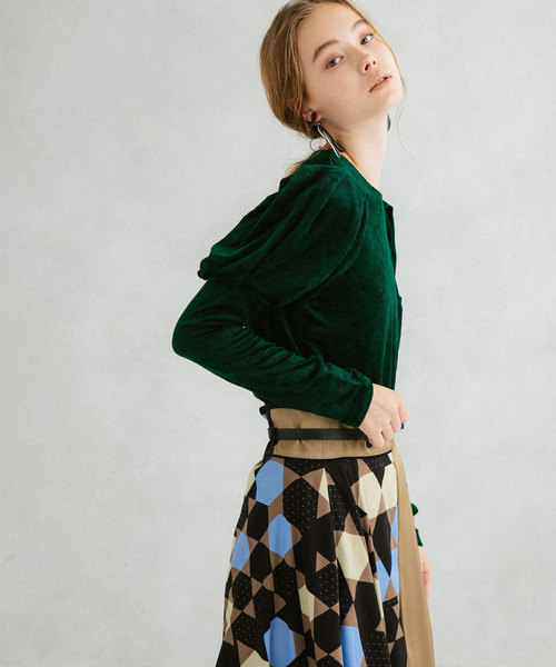 UNITED TOKYO(ユナイテッドトウキョウ)の「ラッセルベロアカットソー(Tシャツ/カットソー・レディース・ブラック/グリーン/レッド・1)」の19枚目の写真