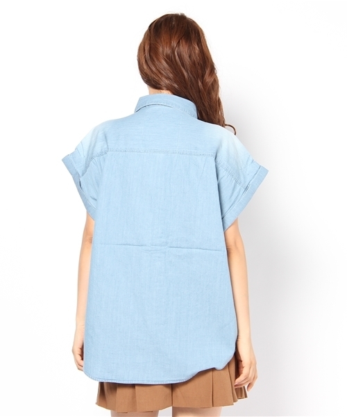 Chico（チコ）の「ルーズデニムシャツ（シャツ/ブラウス・レディース・ブルー/ネイビー/ケミカルウォッシュ/ブラック・FREE）」の6枚目の写真