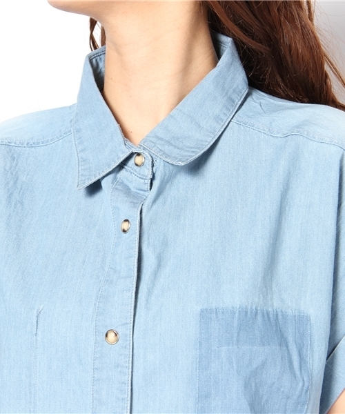 Chico（チコ）の「ルーズデニムシャツ（シャツ/ブラウス・レディース・ブルー/ネイビー/ケミカルウォッシュ/ブラック・FREE）」の7枚目の写真