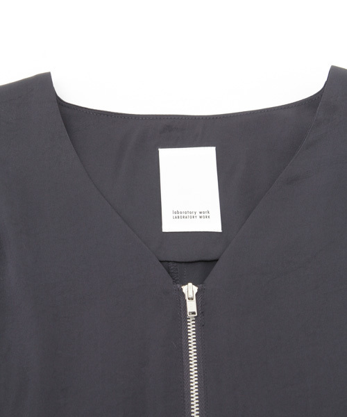 laboratory work（ラボラトリーワーク）の「ノーカラーＺＩＰブルゾン（ブルゾン・レディース・ネイビー/グレー/イエロー・MEDIUM）」の6枚目の写真