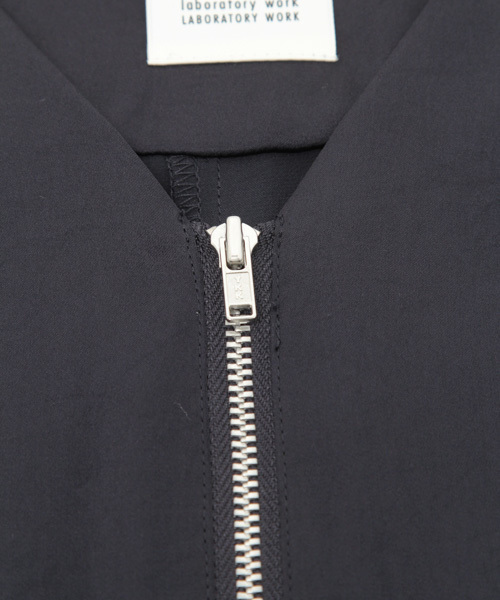 laboratory work（ラボラトリーワーク）の「ノーカラーＺＩＰブルゾン（ブルゾン・レディース・ネイビー/グレー/イエロー・MEDIUM）」の11枚目の写真
