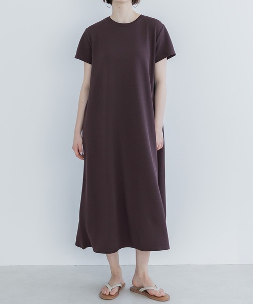 coca（coca）（コカ）の「エンボス加工半袖マキシワンピース（ワンピース・レディース・ブラック/ホワイト/ダークベージュ/ネイビー/ライトグレー/ライトグリーン/ブラウン/グレー/ベージュ・L/M）」の5枚目の写真