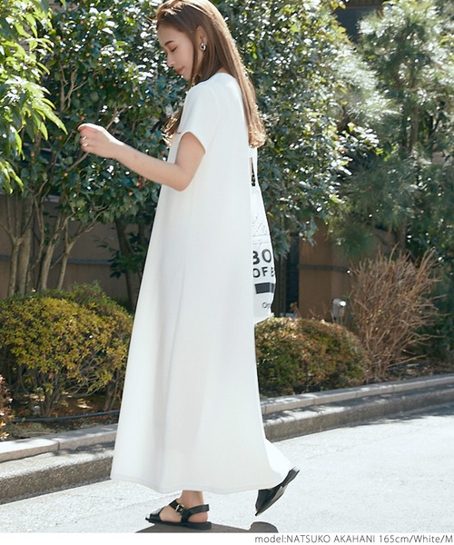 ＼＼新色登場／／エンボス加工半袖マキシワンピース