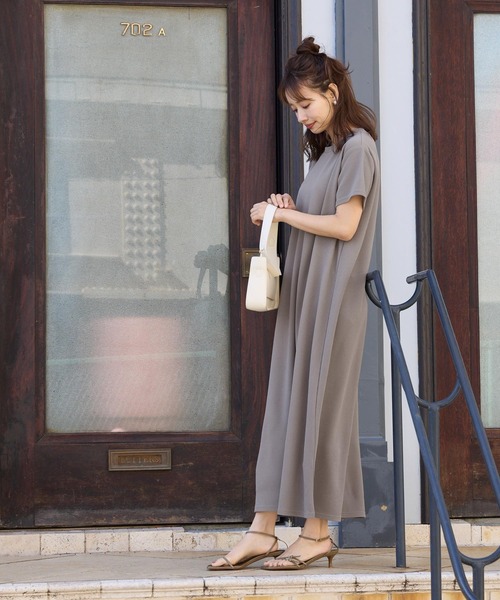 coca（coca）（コカ）の「エンボス加工半袖マキシワンピース（ワンピース・レディース・ブラック/ホワイト/ダークベージュ/ネイビー/ライトグレー/ライトグリーン/ブラウン/グレー/ベージュ・L/M）」の17枚目の写真