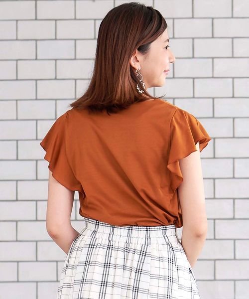 le.coeur blanc（ルクールブラン）の「ペタルスリーブカットソー（Tシャツ/カットソー・レディース・ブラック/パープル/オフホワイト/カーキオリーブ/キャメル・38）」の7枚目の写真