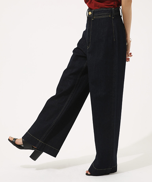 AZUL by moussy（アズールバイマウジー）の「ダーツワイドデニム（デニムパンツ・レディース・ワンウォッシュ/ブルー・MEDIUM/LARGE/X-SMALL/SMALL）」の3枚目の写真