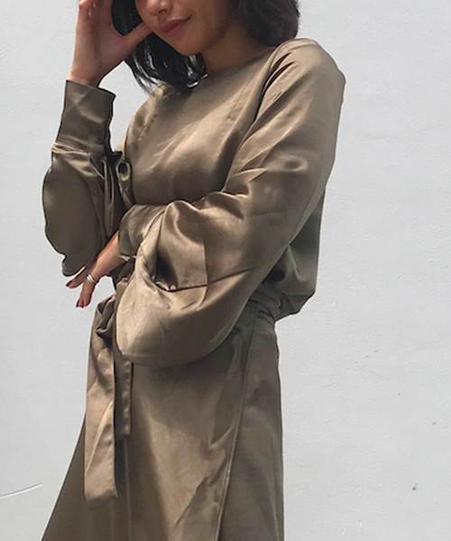 CIEL'AIR（シエルエアー）の「【CIEL'AIR/シエルエアー】セットアップサテンレトロ巻きスカート（スカート・レディース・カーキ/ブラック・FREE）」の4枚目の写真