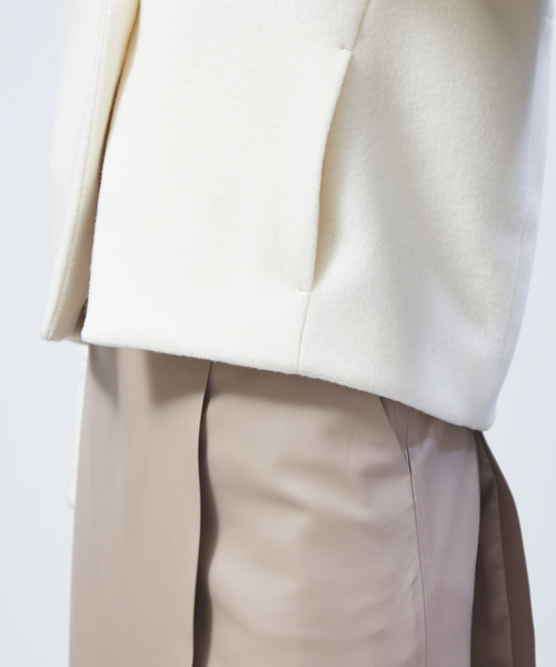 qualite（カリテ）の「【昨年も大ヒット】ショートビーバーコート（トレンチコート・レディース・オフホワイト/ピンク/グレイッシュベージュ/ブラック/ベージュ・36/38）」の15枚目の写真