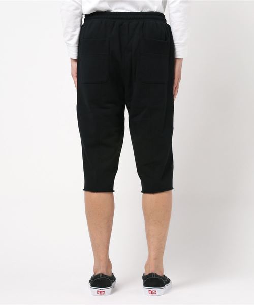 JohnUNDERCOVER（ジョンアンダーカバー）の「【JohnUNDERCOVER】カットオフプリントスウェットショーツ（その他パンツ・メンズ・ブラック・4/3）」の3枚目の写真