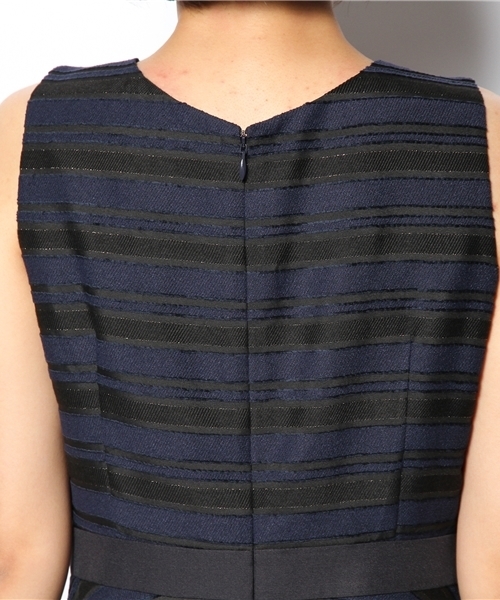 Demi-Luxe BEAMS（デミルクス ビームス）の「Demi-Luxe BEAMS / ラメボーダーフレアワンピース（ワンピース・レディース・ブラック/ネイビー・36/38）」の4枚目の写真
