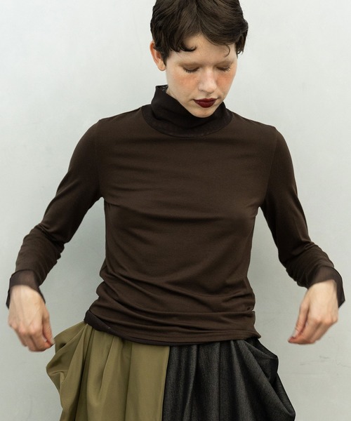 MARECHAL TERRE(マルシャルテル)の「チュールハイネックトップス(Tシャツ/カットソー・レディース・ブラック/ブラウン/グレー/オフホワイト/チャコールグレー/ブルーパープル/ワインレッド/ネイビー/イエロー/ダークパープル/ブラウン系その他・MEDIUM)」の1枚目の写真
